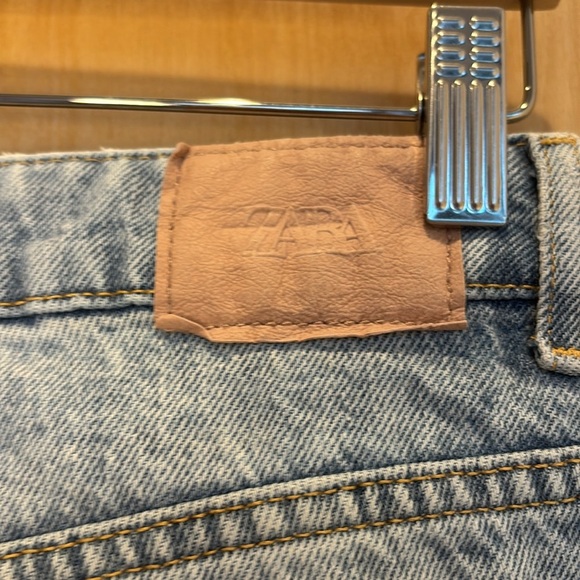 Zara Jeans Straight Leg Ripped Light Wash High Rise Size 4 - Picture 4 of 7